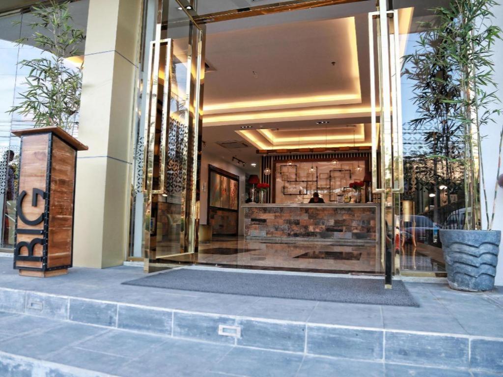 套房大酒店 曼达维市 外观 照片