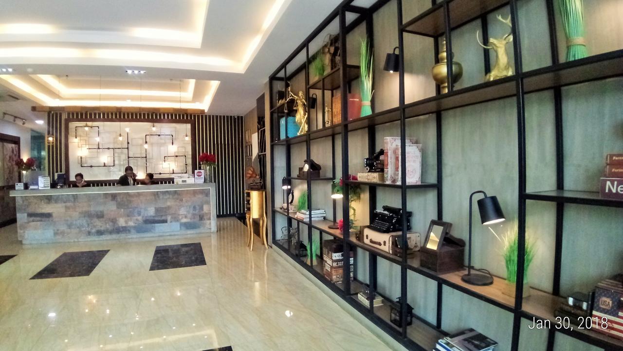 套房大酒店 曼达维市 外观 照片